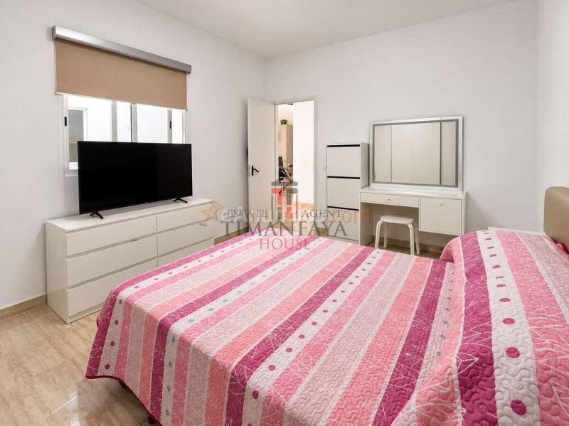 Preciosa vivienda en arrecife con vistas panorámicas, gran terraza y estudio independiente