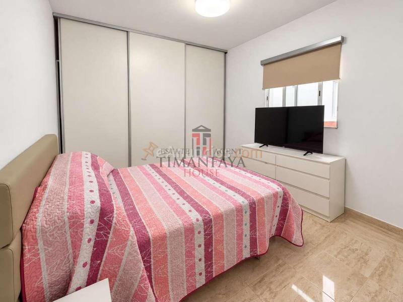 Preciosa vivienda en arrecife con vistas panorámicas, gran terraza y estudio independiente