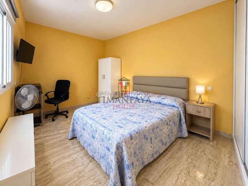 Preciosa vivienda en arrecife con vistas panorámicas, gran terraza y estudio independiente