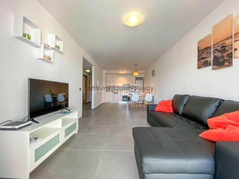 Exclusiva oportunidad en la tejita – 295.000 €  1 dormitorio  terraza + solárium privado  garaje y trastero