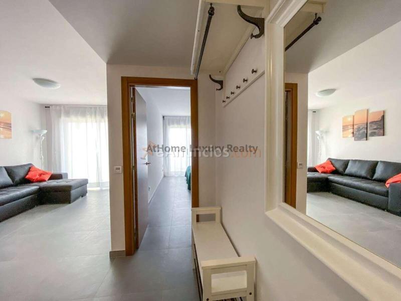 Exclusiva oportunidad en la tejita – 295.000 €  1 dormitorio  terraza + solárium privado  garaje y trastero