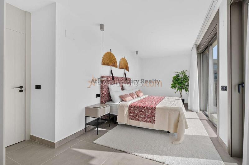 Exclusiva  590.000 €  sotavento suites  la tejita  3 dormitorios  2 baños  115 m de terraza privada  vistas al mar