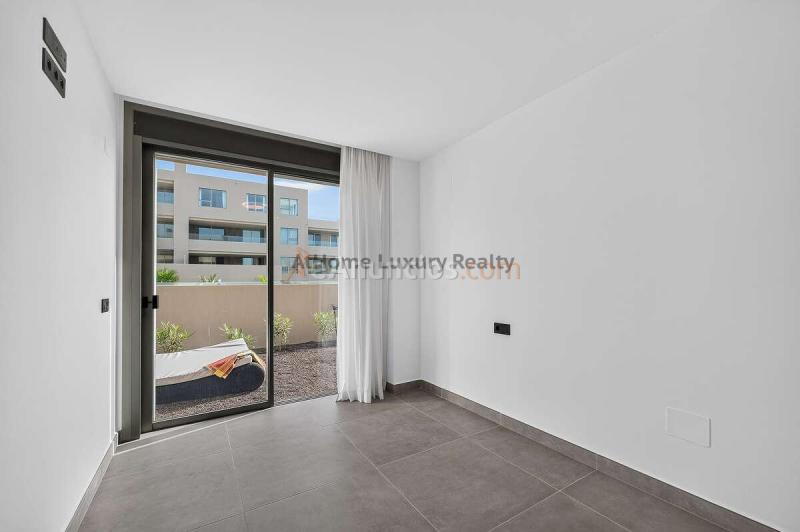 Exclusiva  590.000 €  sotavento suites  la tejita  3 dormitorios  2 baños  115 m de terraza privada  vistas al mar