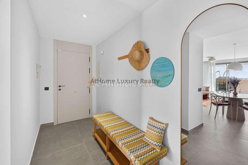 Exclusiva  590.000 €  sotavento suites  la tejita  3 dormitorios  2 baños  115 m de terraza privada  vistas al mar