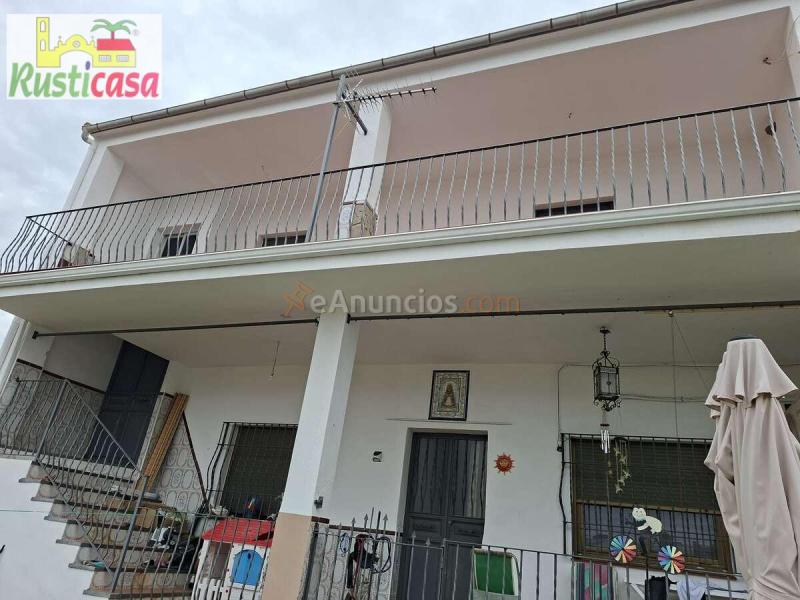 Casa de seis habitaciones.