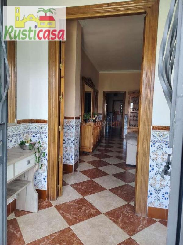 Casa de seis habitaciones.