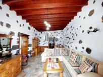 Casa de 1 dormitorio con terreno para construir en tajaste, tinajo