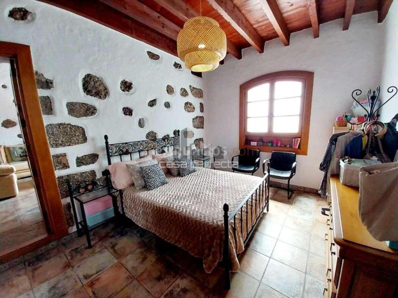 Casa de 1 dormitorio con terreno para construir en tajaste, tinajo
