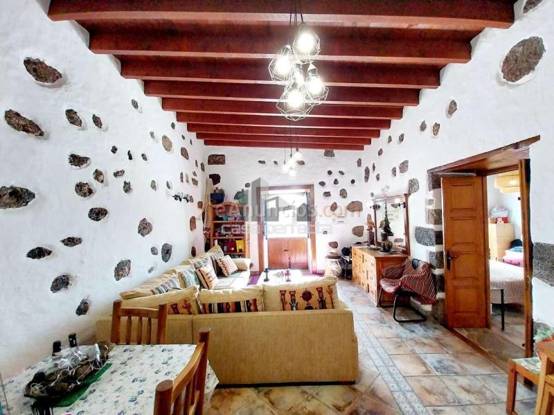 Casa de 1 dormitorio con terreno para construir en tajaste, tinajo