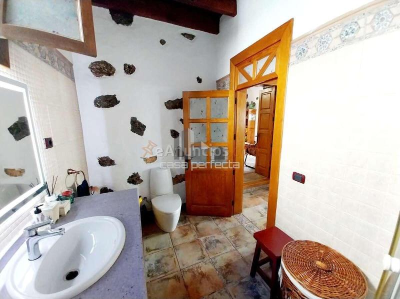 Casa de 1 dormitorio con terreno para construir en tajaste, tinajo