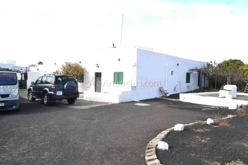 Casa estilo canario de 4 dormitorios para reformarmodernizar