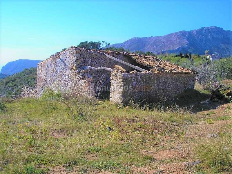 Casa de campo para reformar con vistas