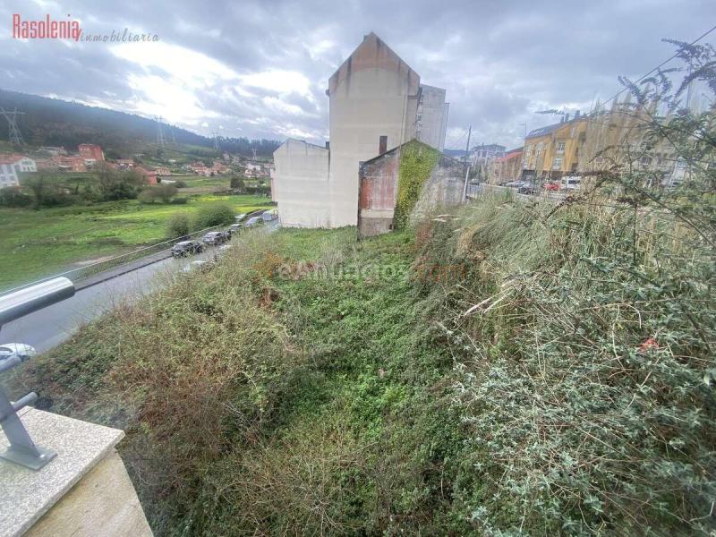 Solar urbano para promoción de 14 viviendas, local y 27 garajes en Arteixo — 160.000 €