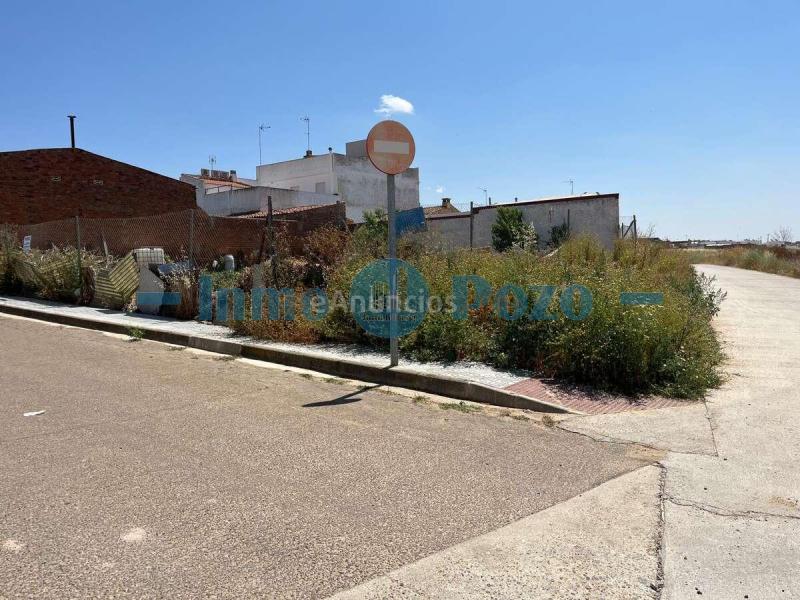 Parcela de 453 metros a la venta