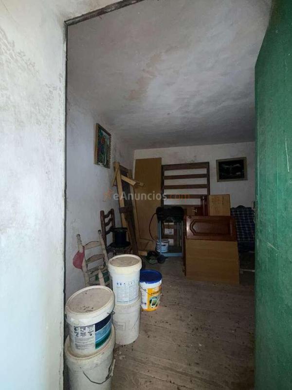 Finca rústica situada en Santa Bárbara, Icod de los Vinos, con una parcela de aproximadamente 2.780 m y una vivienda de unos 180 m construidos.