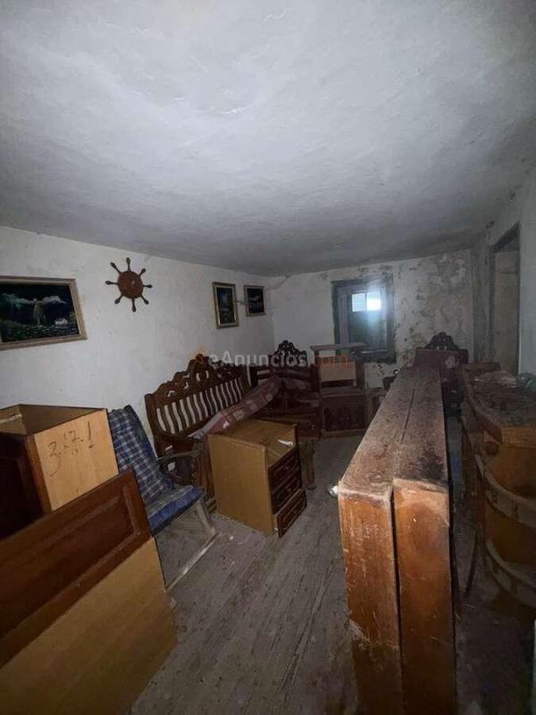 Finca rústica situada en Santa Bárbara, Icod de los Vinos, con una parcela de aproximadamente 2.780 m y una vivienda de unos 180 m construidos.