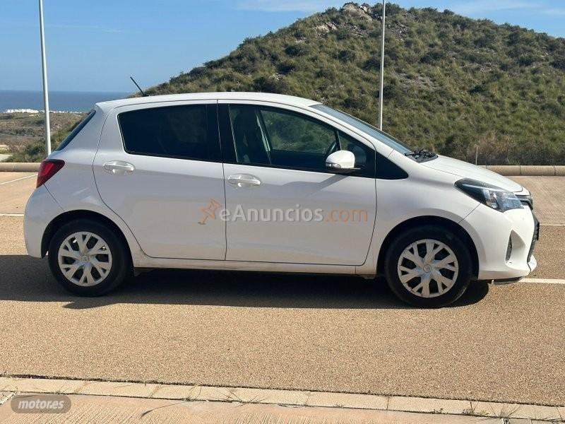 Toyota Yaris xp13 de 2016 con 96.000 Km por 11.000 EUR. en Almeria