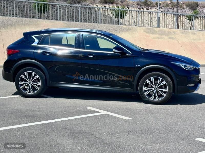 Infiniti QX30 220CDI de 2017 con 180.000 Km por 17.100 EUR. en Almeria