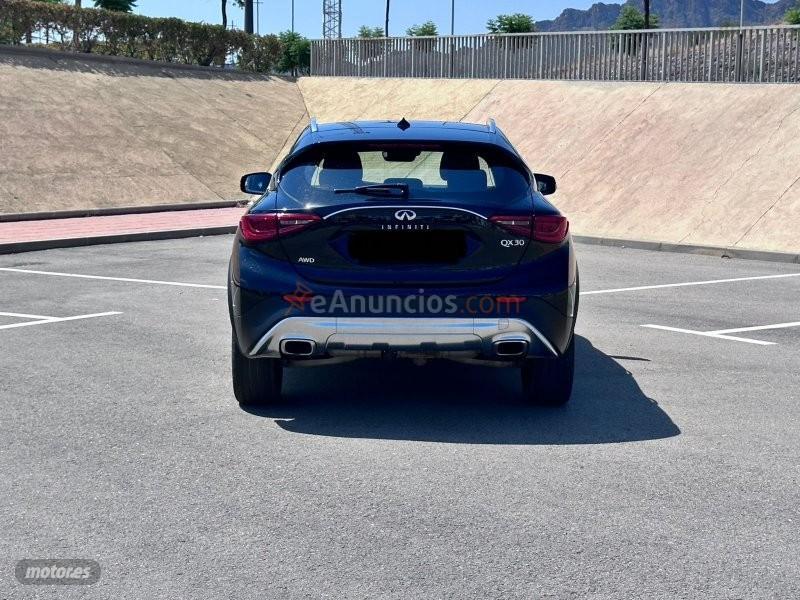 Infiniti QX30 220CDI de 2017 con 180.000 Km por 17.100 EUR. en Almeria