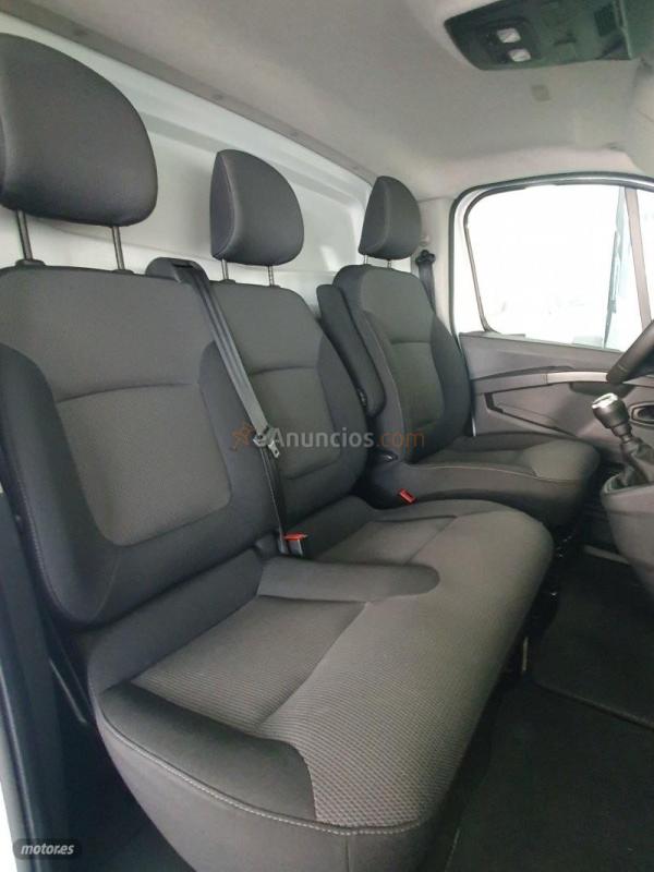 Renault Trafic TRAFIC III FURGON 2.0 de 2022 con 179.391 Km por 17.500 EUR. en Sevilla