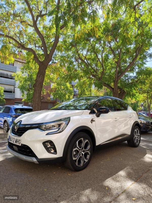 Renault Captur TECHNO E-TECH FULL HYBRID 145 CV de 2023 con 21.270 Km por 18.200 EUR. en Barcelona