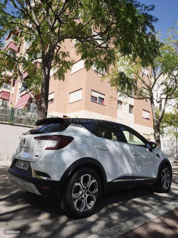Renault Captur TECHNO E-TECH FULL HYBRID 145 CV de 2023 con 21.270 Km por 18.200 EUR. en Barcelona