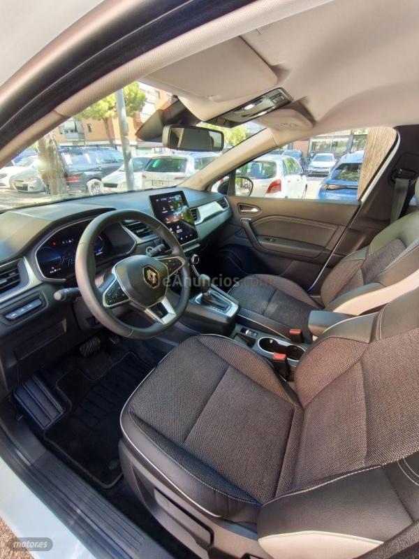 Renault Captur TECHNO E-TECH FULL HYBRID 145 CV de 2023 con 21.270 Km por 18.200 EUR. en Barcelona