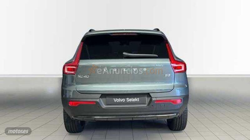 Volvo XC40 2.0 B3 PLUS DARK AUTO 163 CV de 2025 con 8.311 Km por 39.900 EUR. en A Coruna