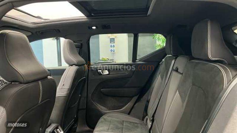 Volvo XC40 2.0 B3 PLUS DARK AUTO 163 CV de 2025 con 8.311 Km por 39.900 EUR. en A Coruna