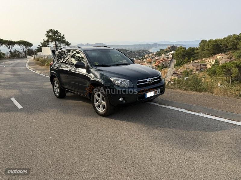Toyota RAV 4 2.2 PREMIUM de 2006 con 305.135 Km por 6.150 EUR. en Girona