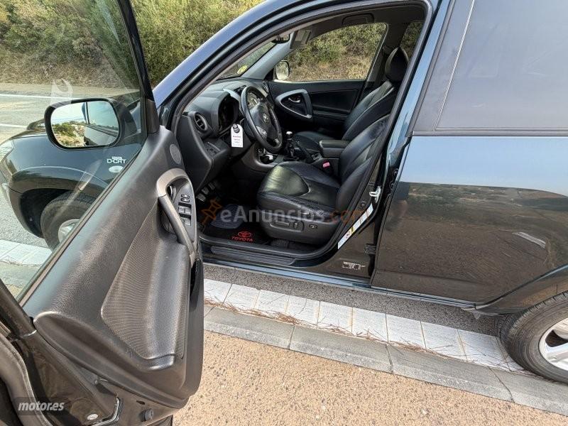 Toyota RAV 4 2.2 PREMIUM de 2006 con 305.135 Km por 6.150 EUR. en Girona