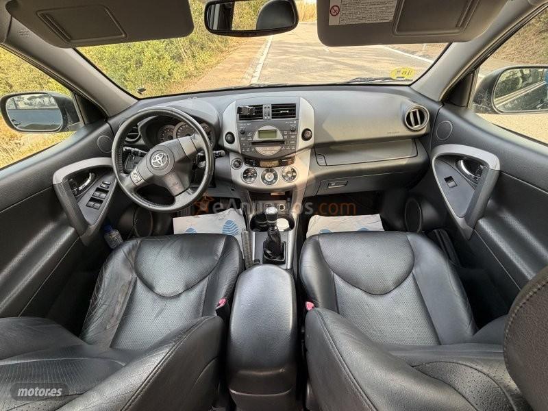 Toyota RAV 4 2.2 PREMIUM de 2006 con 305.135 Km por 6.150 EUR. en Girona
