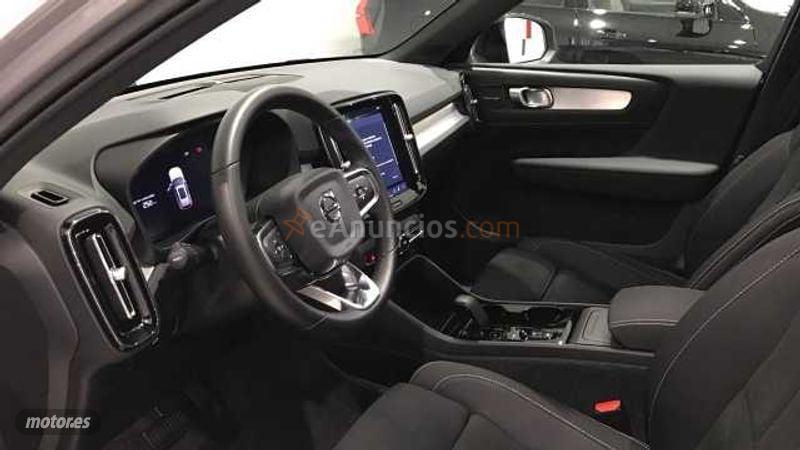 Volvo XC40 2.0 B3 MHEV PLUS DARK DCT 163 5P de 2025 con 25.299 Km por 39.990 EUR. en Ourense