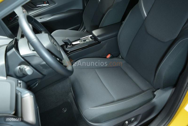 Toyota Prius Plug-In 220 Executive de 2023 con 13.000 Km por 38.700 EUR. en Madrid