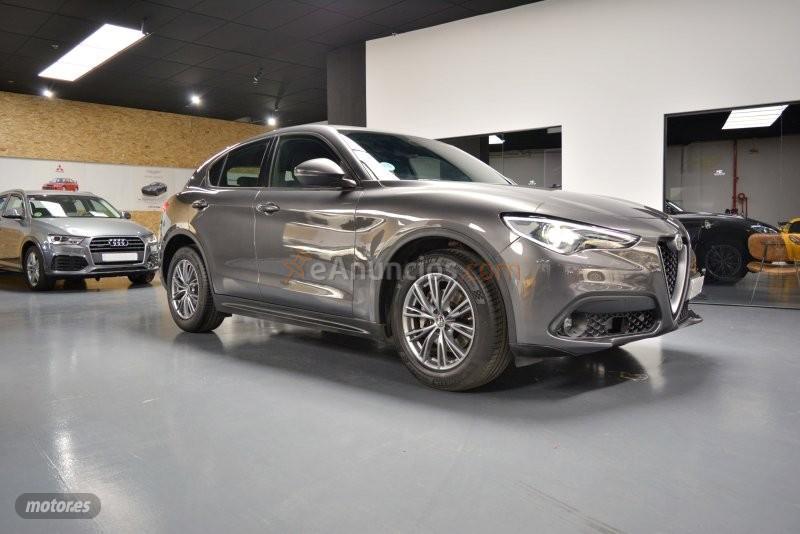 Alfa Romeo Stelvio 2.2 Diesel 118kW (160CV) SPRINT RWD de 2022 con 12.500 Km por 26.900 EUR. en Madrid