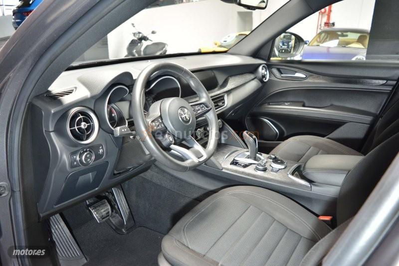 Alfa Romeo Stelvio 2.2 Diesel 118kW (160CV) SPRINT RWD de 2022 con 12.500 Km por 26.900 EUR. en Madrid