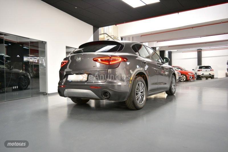 Alfa Romeo Stelvio 2.2 Diesel 118kW (160CV) SPRINT RWD de 2022 con 12.500 Km por 26.900 EUR. en Madrid