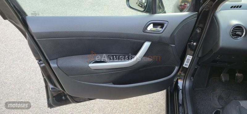 Peugeot 308 2.0 HDI 136CV de 2008 con 368.000 Km por 3.700 EUR. en Ciudad Real