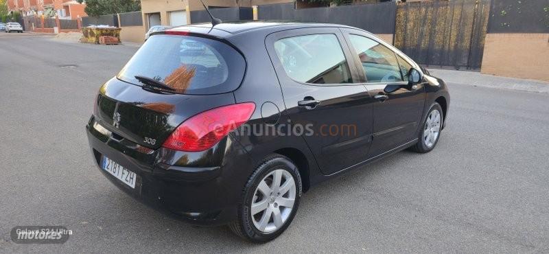Peugeot 308 2.0 HDI 136CV de 2008 con 368.000 Km por 3.700 EUR. en Ciudad Real