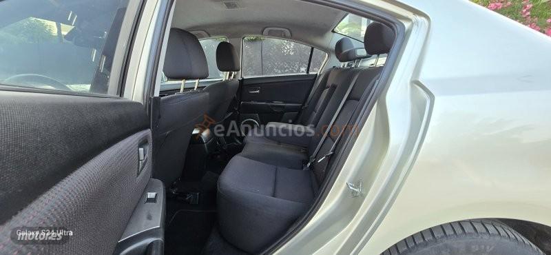 Mazda Mazda3 1.6 CD DIESEL 110CV de 2006 con 228.000 Km por 3.250 EUR. en Ciudad Real