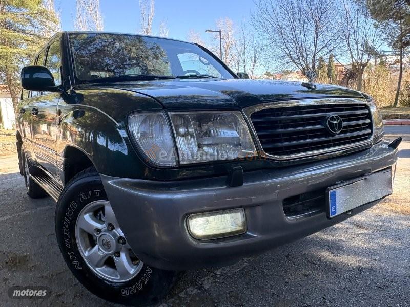 Toyota HDJ 4,2 TURBO DIESEL BLOQUEOS-PIEL BEIGE-8XPLAZAS-KLIMATIZA de 1999 con 393.000 Km por 22.700 EUR. en Granada