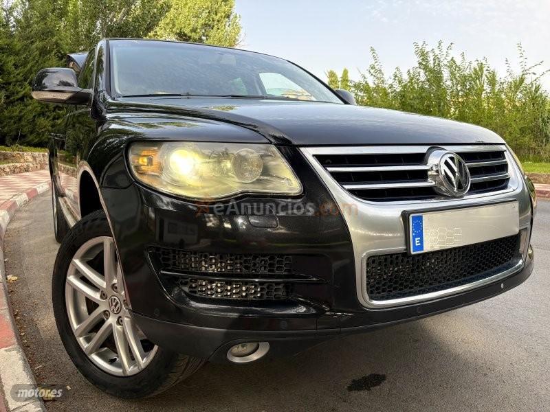 Volkswagen Touareg 3.0 TDI KING KONG PIEL BEIGE-BIXENON-4X4-NAVI DVD-FULLL de 2009 con 233.000 Km por 9.700 EUR. en Granada