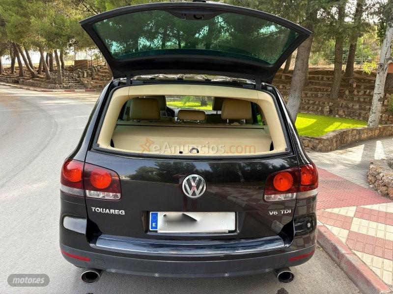 Volkswagen Touareg 3.0 TDI KING KONG PIEL BEIGE-BIXENON-4X4-NAVI DVD-FULLL de 2009 con 233.000 Km por 9.700 EUR. en Granada