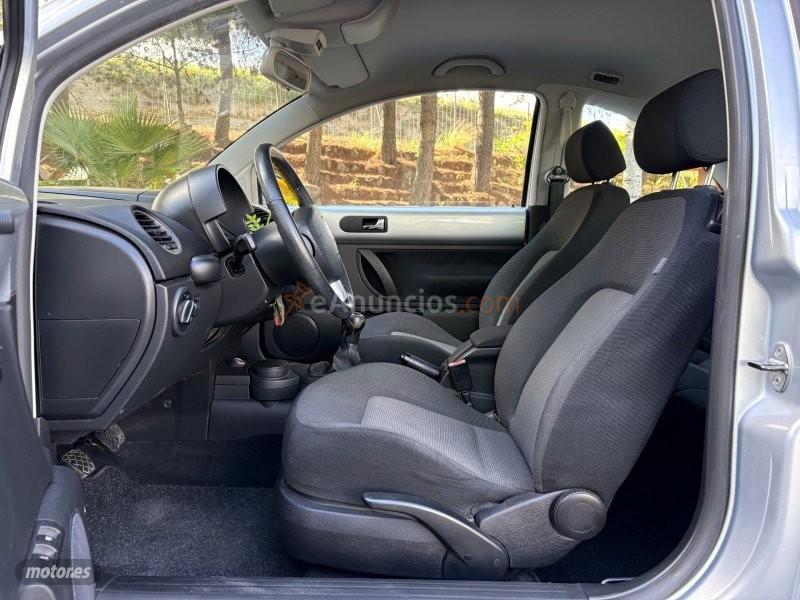 Volkswagen Beetle 1.4 FSI VOGUE-KLIMA AC-LLANTAS-CD-ALARMA de 2018 con 159.000 Km por 6.700 EUR. en Granada