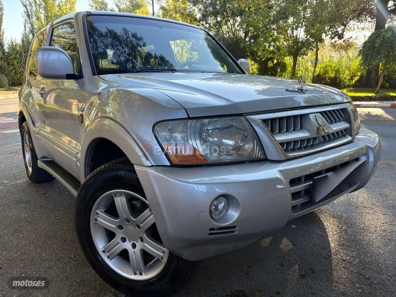 Mitsubishi Montero 3.2 DID KAYTEKI PIEL NAVI COMAND TV-KLIMATIZADOR-LLA19 de 2004 con 270.000 Km por 11.700 EUR. en Granada