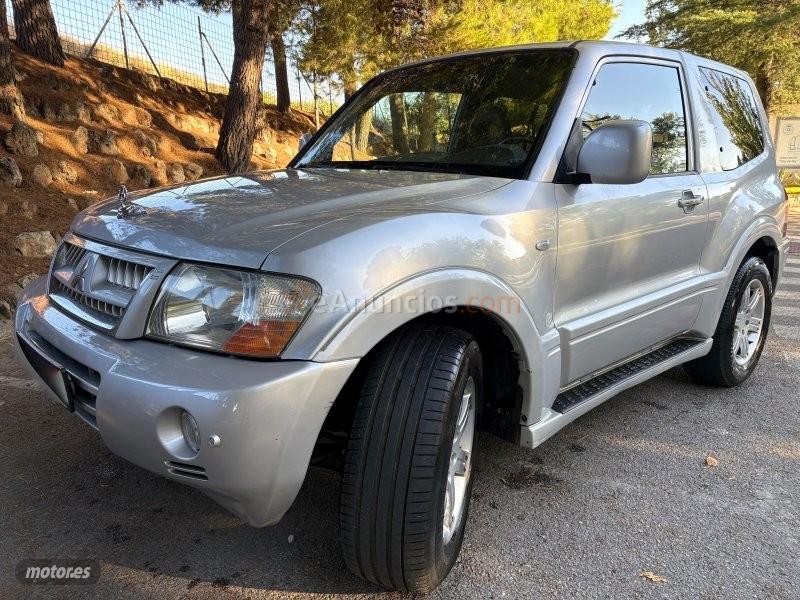 Mitsubishi Montero 3.2 DID KAYTEKI PIEL NAVI COMAND TV-KLIMATIZADOR-LLA19 de 2004 con 270.000 Km por 11.700 EUR. en Granada