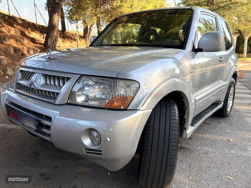 Mitsubishi Montero 3.2 DID KAYTEKI PIEL NAVI COMAND TV-KLIMATIZADOR-LLA19 de 2004 con 270.000 Km por 11.700 EUR. en Granada