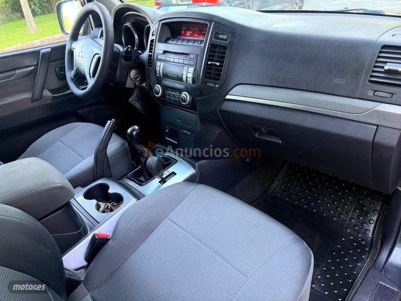 Mitsubishi Montero 3.2 DID L 4X4 REDUCTORAS-KLIMATIZADOR-LLANTAS-cam tv de 2011 con 249.000 Km por 15.900 EUR. en Granada