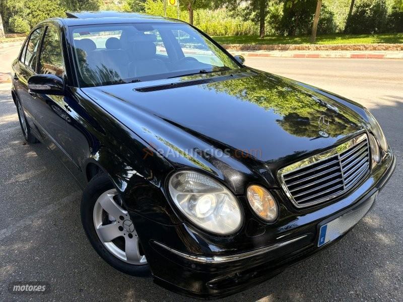 Mercedes Clase E 320 CDI AVANTGARDE DESIGNO PIEL-NAVI COMAND-BIXENON-FUL de 2007 con 203.000 Km por 7.500 EUR. en Granada