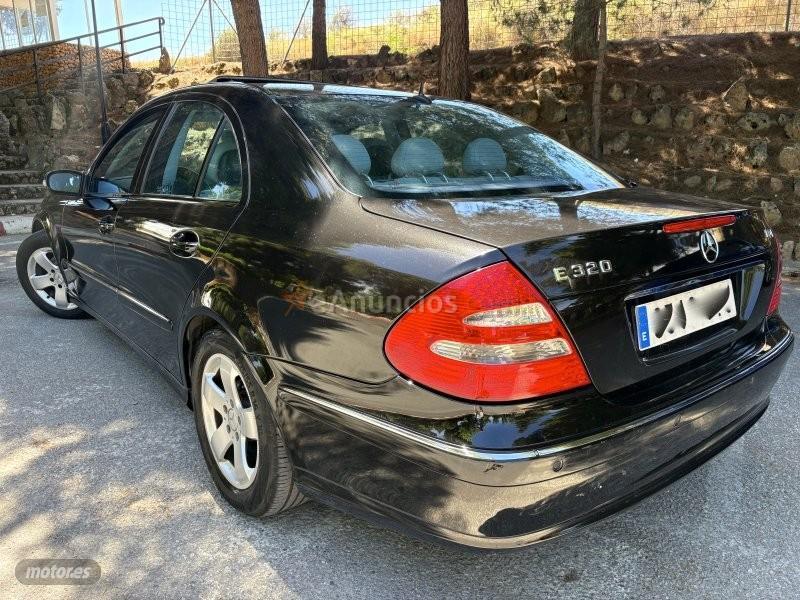 Mercedes Clase E 320 CDI AVANTGARDE DESIGNO PIEL-NAVI COMAND-BIXENON-FUL de 2007 con 203.000 Km por 7.500 EUR. en Granada
